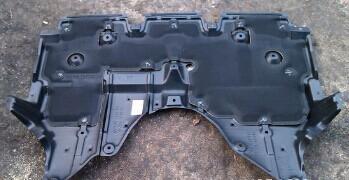 揭秘凌志LS460发动机下护板 原装拆车件的优劣势与选购指南